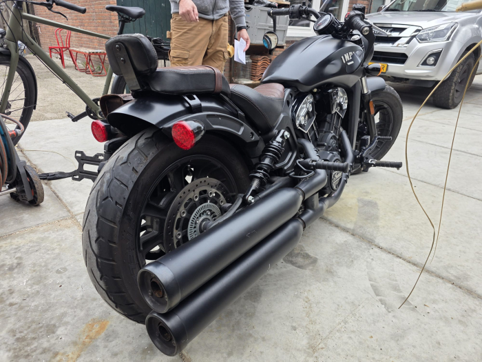 Indian scout bobber 2020 - thunder black smoke ABS [2]