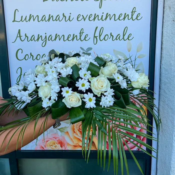 Aranjament Funerar cu Trandafiri si Crizanteme Albe [2]