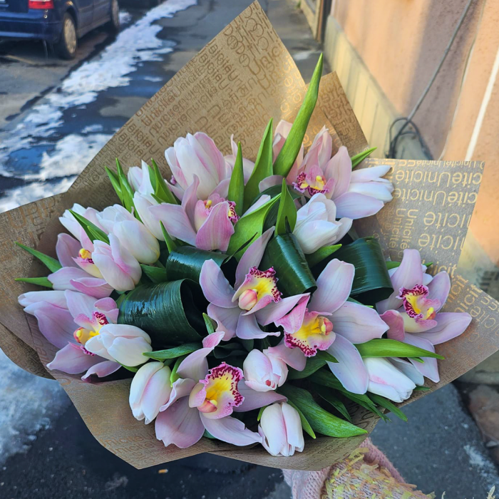 Buchet cu Orhidee si Lalele Albe [2]