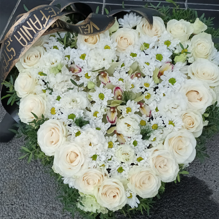 Inima Funerara cu Trandafiri Albi [2]