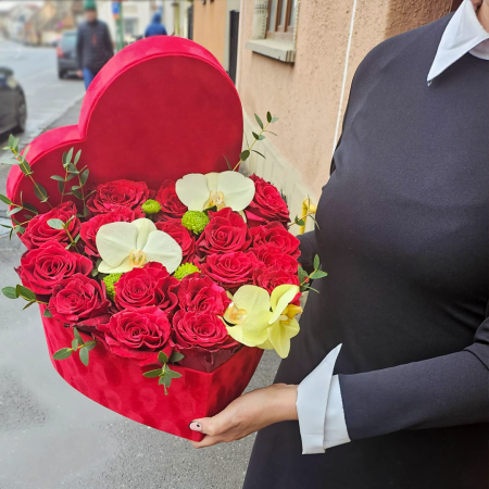 Aranjament cu Trandafiri Rosii Mon Amour [1]