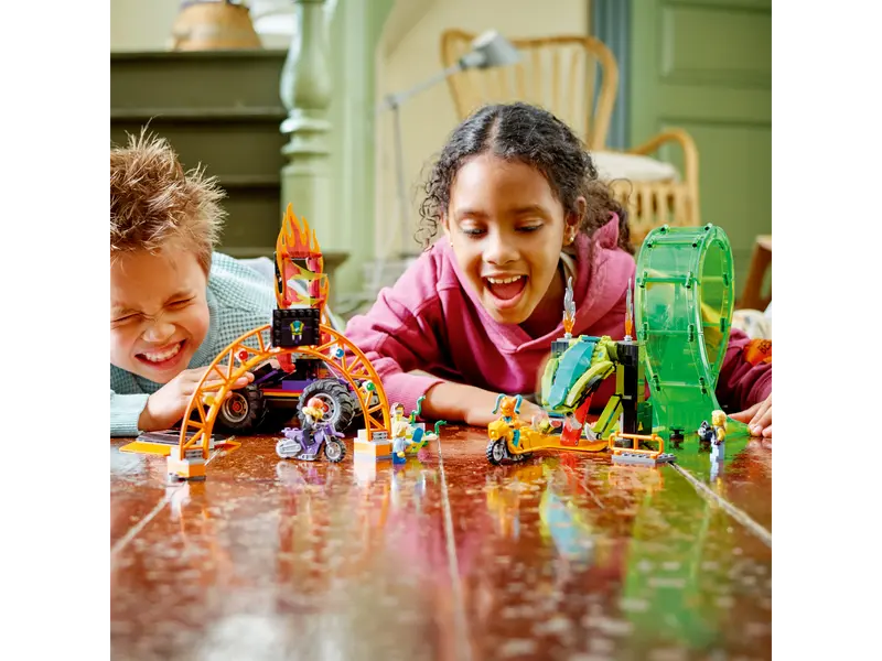 LEGO® City - Arena de cascadorii cu doua bucle 60339, 598 piese [5]