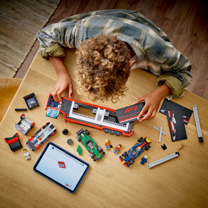 LEGO® City - Camion F1® cu masinile F1® RB20 si AMR24 60445, 1086 piese [5]