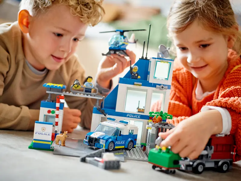LEGO® City - Sectie de politie 60316, 668 piese [8]