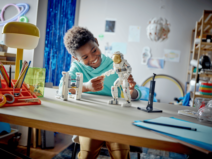 LEGO® Creator 3 in 1 - Astronaut 31152, 647 piese [6]