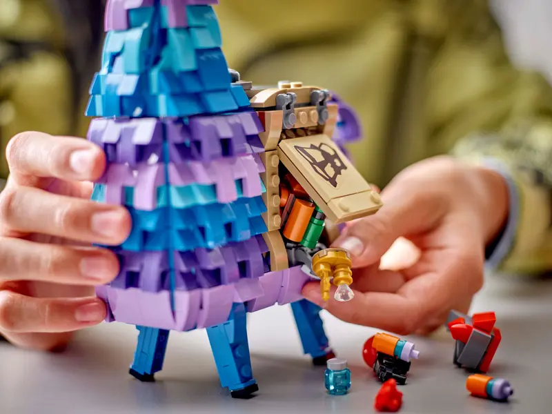LEGO® Fortnite - Supply Llama 77071, 691 piese [3]
