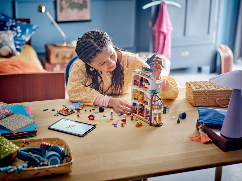 LEGO® Friends - Castelul-pensiune 42638, 1311 piese [7]