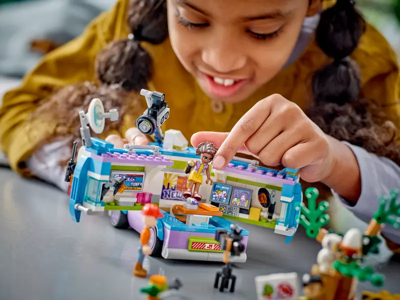 LEGO® Friends - Studioul mobil de stiri 41749, 446 piese [3]