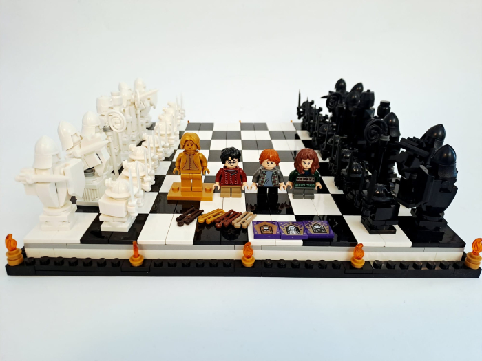 LEGO® Harry Potter™ - Hogwarts Wizard's Chess 76392, 876 piese SECOND HAND [5]