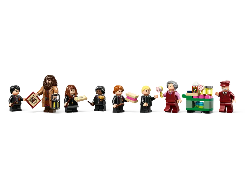 LEGO® Harry Potter TM - Expresul Hogwarts™ si gara din Hogsmeade™ 76423, 1074 piese [5]