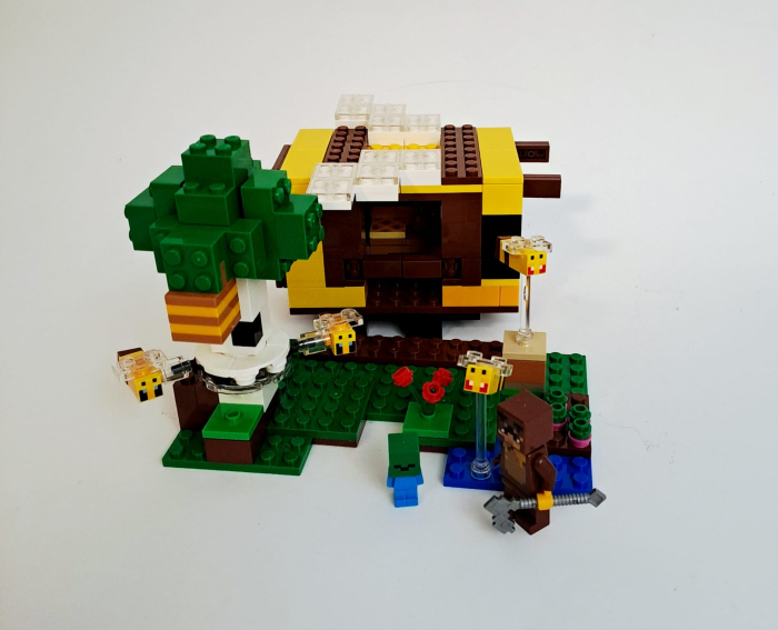 LEGO® Minecraft - Casuta albinelor 21241, 254 piese SECOND HAND [4]