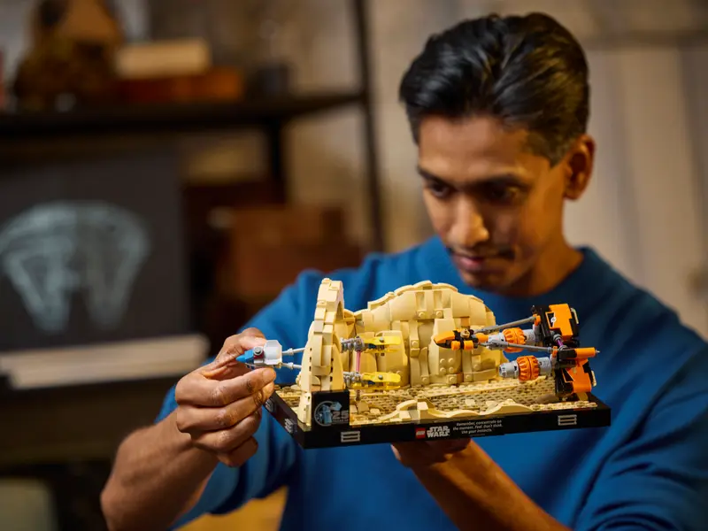 LEGO® Star Wars™ - Diorama Cursa din Mos Espa 75380, 718 piese [6]