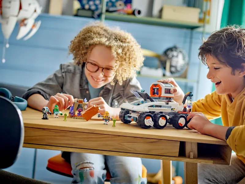 LEGO® City - Rover de Comanda si Incarcator cu Macara 60432, 758 piese [4]