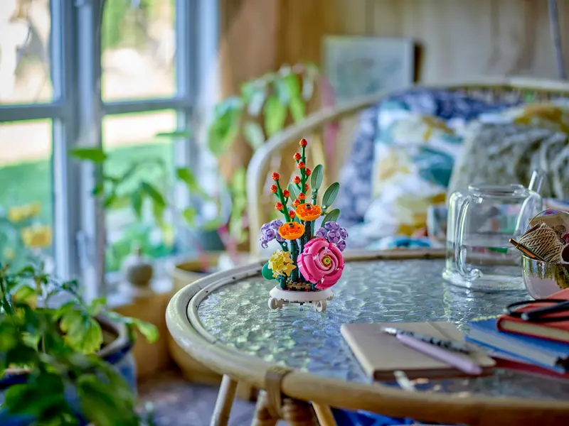 LEGO (R) Botanicals - Ghiveci de flori combinate40762, 253 piese [1]