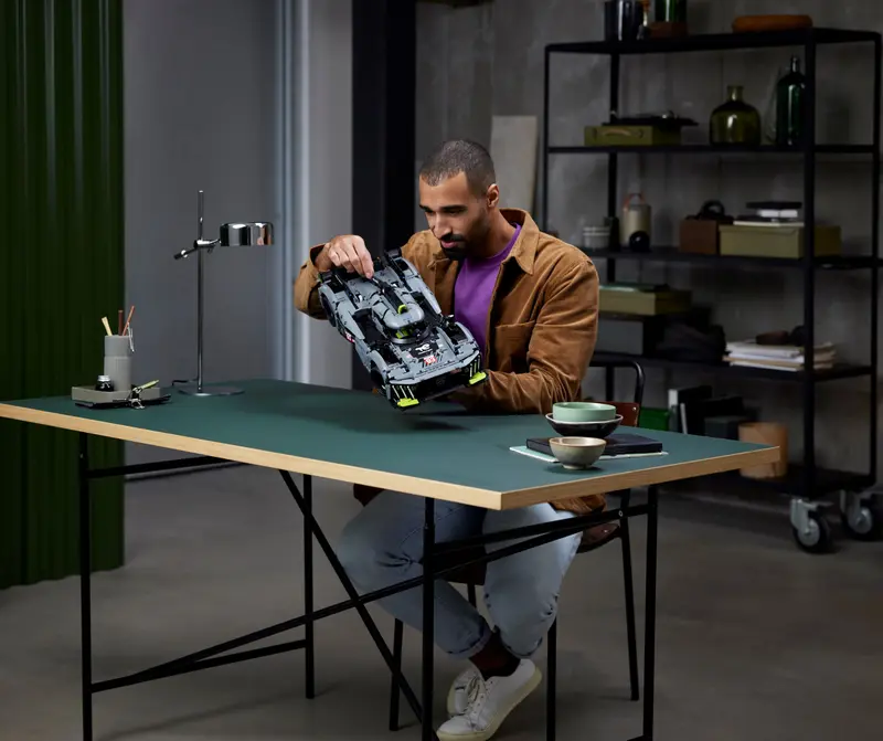 LEGO® Technic - PEUGEOT 9X8 24H Le Mans Hybrid Hypercar 42156, 1775 piese [6]