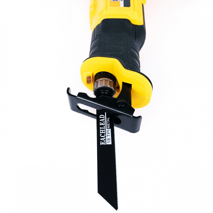 German Meister Akkus fűrész, Orrfűrész típusú, 24 V, 5000 mAh, 4 penge különböző modellekkel, 2 akkumulátor [4]