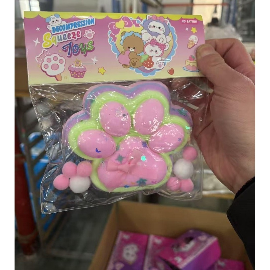 Jucarie Antistres Squishy, Flippy, cu Revenire Lenta, Model Labuta de Pisica Pufoasa, 12.5x10.5 cm, 200g, Squeeze Pinch Family, Ambalaj Transparent, Roz Curcubeu [1]