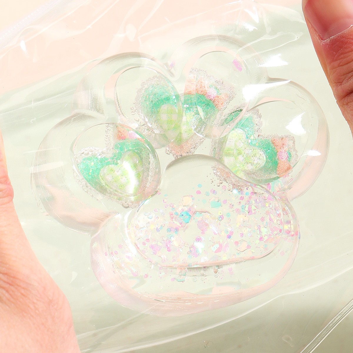 Jucarie Antistres Squishy, Flippy, Labuta de Pisica Pufoasa, cu Revenire Lenta, 7 x 6.5 cm, Model Inima, Multicolor [7]