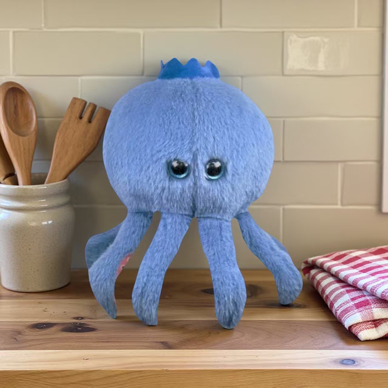 Jucarie Moale de Plus Italian Brainrot, Flippy, cu Agatatoare, Model Blueberrini Octopussini, Jucarie Moale pentru Copii, 13 x 22 cm, Albastru/Roz [1]