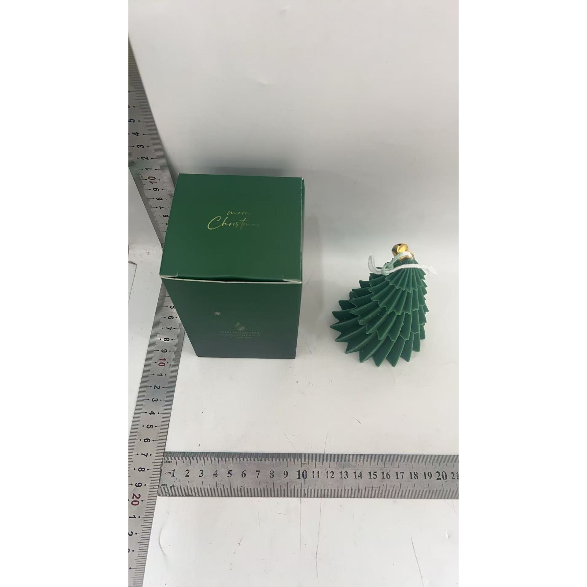 Lumanare de Craciun Parfumata, Flippy, Lumanare Rotativa cu Aromaterapie, Model Brad de Craciun forma Lunga, din Ceara de Soia, 11 x 8 x 8 cm, Verde [5]