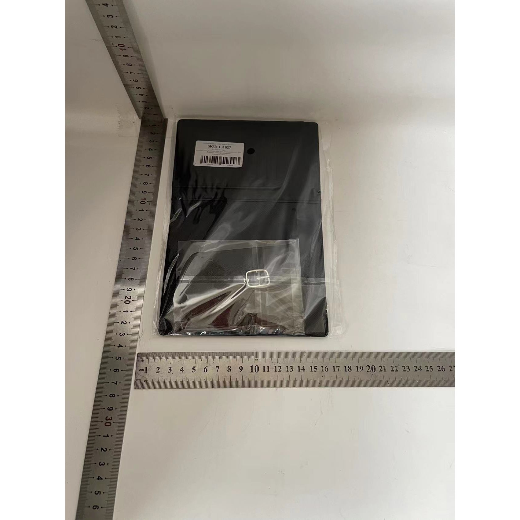 Portofel pentru Pasaport si Carduri, Flippy, 23x16 cm, 70g, din Piele PU, Suport Pix, Accesoriu Suport Eticheta, Unisex, Multifunctional, Negru [1]