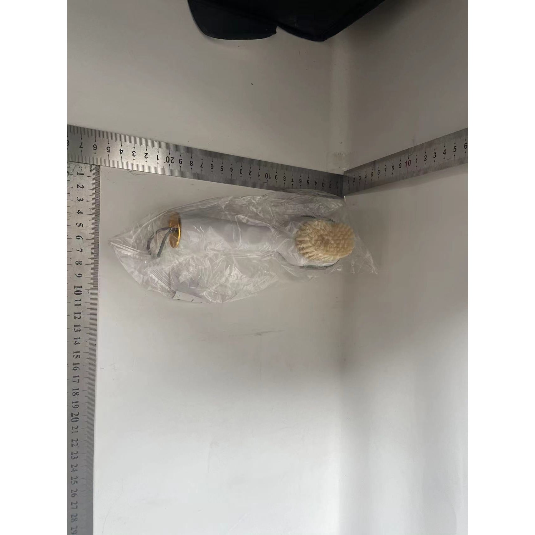Perie pentru Curatare Incaltaminte cu Recipient pentru Detergent, Flippy, Perie Multifunctionala pentru Incaltaminte si Lenjerie, cu Peri Moi, Fara Deteriorare, 22x6x4 cm, Culoare Alb [2]