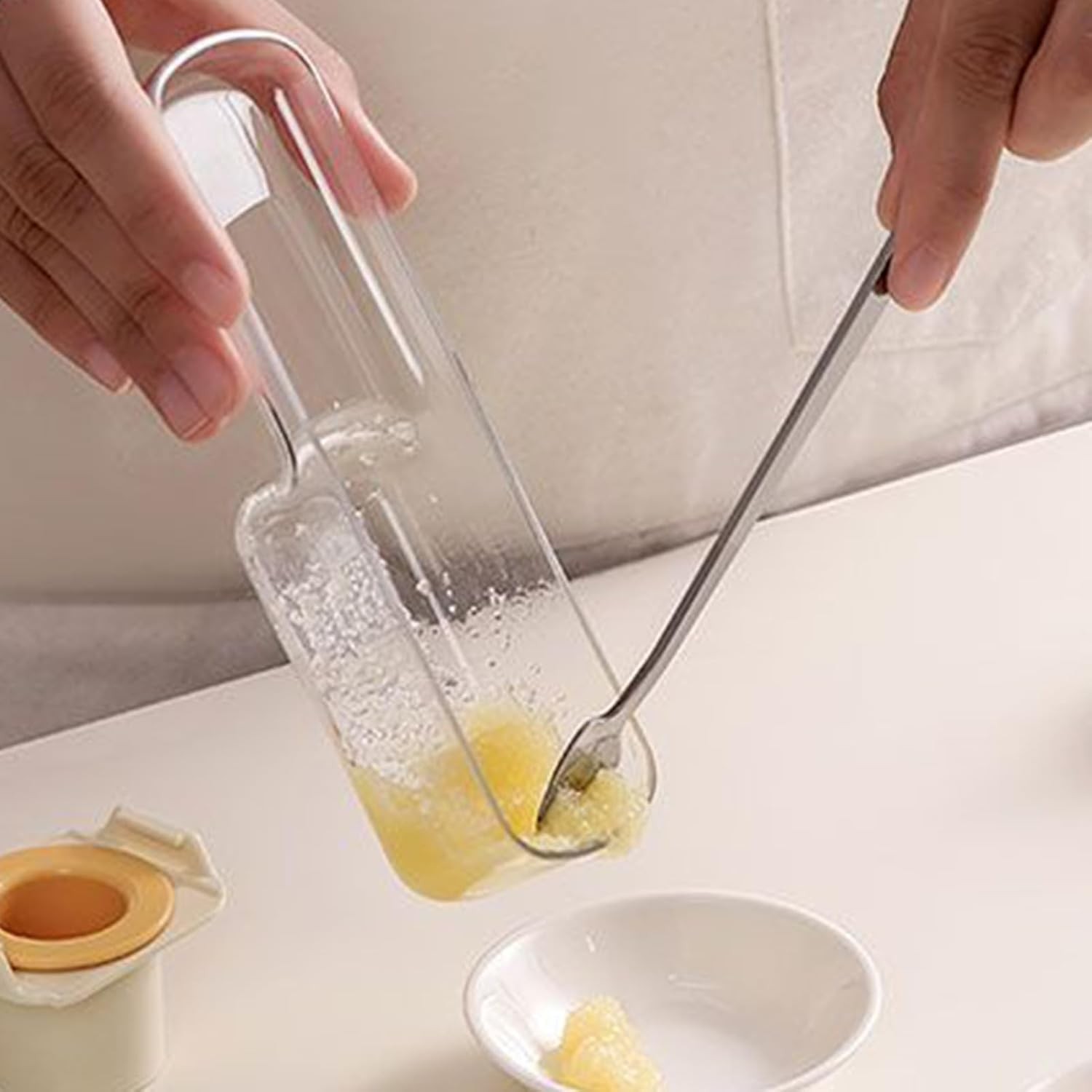 Razatoare Manuala, Flippy, cu Recipient de Stocare, pentru Legume, din Plastic si Otel Inoxidabil, Multifunctionala, Alb [1]