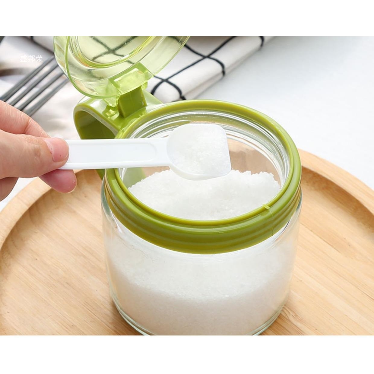 Recipient Condimente, Flippy, din Stilca, 180 ml, cu Maner si Lingurita, 8 x 9 cm, Capac Transparent, Verde [9]