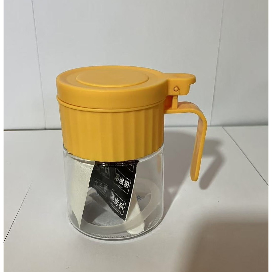 Recipient Condimente, Flippy, din Stilca, 180 ml, cu Maner si Lingurita, 10.6 x 7 x 7 cm, Capac Mat, Galben [1]