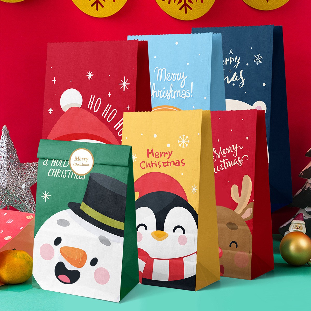 Set 12 Pungi de Cadou, Flippy, Tema Craciun, cu Personaje, 12 Stickere Incluse, 24 x 13 x 8 cm, din Hartie, Multicolor [1]
