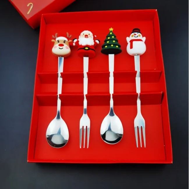 Set 4 Tacamuri, Flippy, cu Figurine de Craciun, din Otel Inoxidabil, 2 Furculite, 2 Linguri, Cutie Festiva, 13.5 cm, Rosu [3]