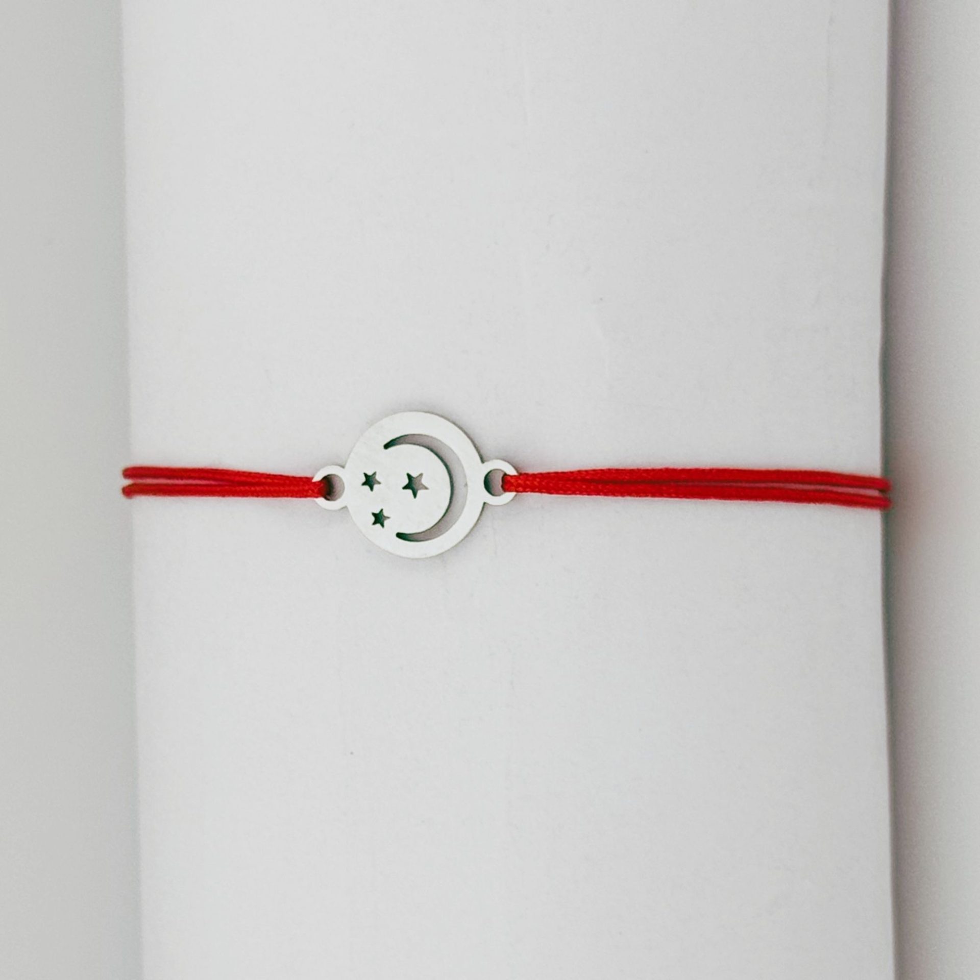 Bratara Martisor pentru Dama, Jolie, Model Luna in Cerc, Set 12 bucati, Pandativ Argintiu din Inox cu Snur Rosu Ajustabil [2]