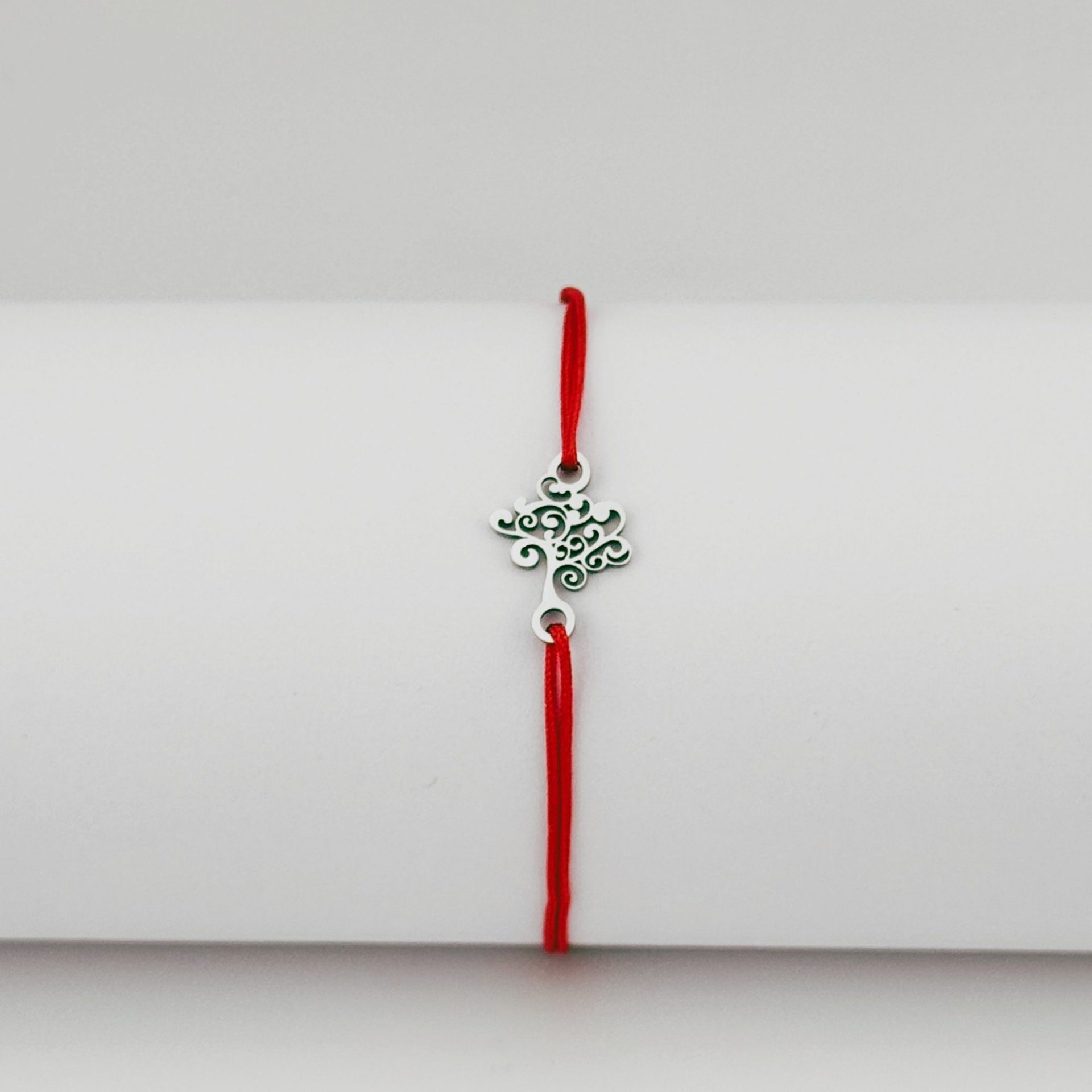 Bratara Martisor pentru Dama, Jolie, Model Copacul Vietii, Set 12 bucati, Pandativ Argintiu din Inox cu Snur Rosu Ajustabil [2]