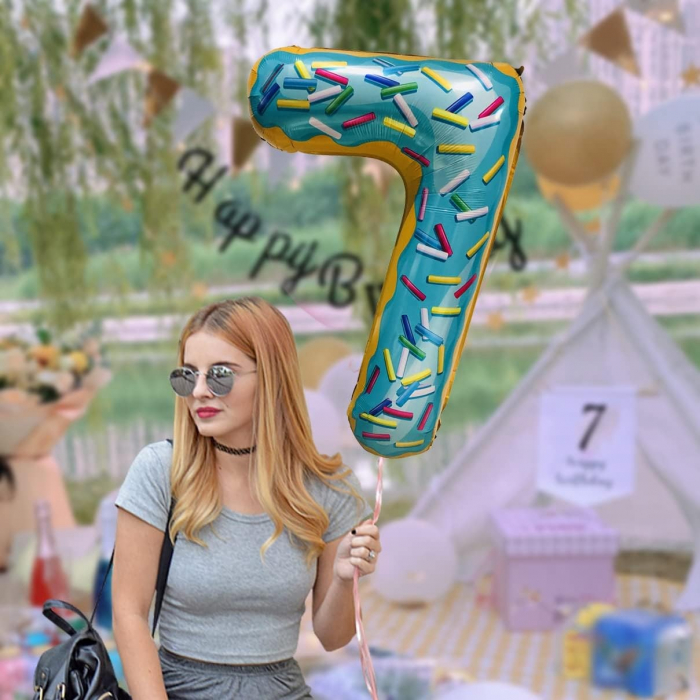 Balon din Folie Metalizata Flippy, Figurina Cifra, Imprimeu Gogosi, Tema Aniversare 100 cm, Ambalaj Individual, Pai inclus, Umflare cu Aer sau Heliu, Multicolor, Cifra 7 [9]