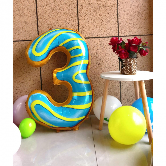 Balon din Folie Metalizata Flippy, Figurina Cifra, Imprimeu Gogosi, Tema Aniversare 100 cm, Ambalaj Individual, Pai inclus, Umflare cu Aer sau Heliu, Multicolor, Cifra 3 [9]