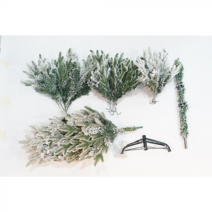Brad Artificial de Craciun, Flippy, 1.5 m inaltime, Verde, Pulverizat complet alb-tip zapada, Interior/ Exterior, Ramuri bogate [4]
