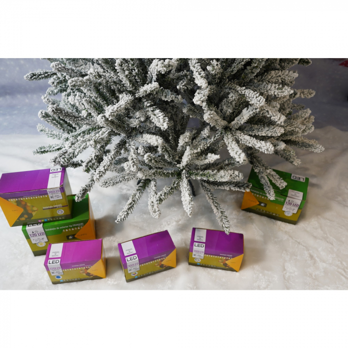 Lichidare Brad Artificial de Craciun, Flippy, 1.8 m inaltime, Verde, Pulverizat alb-tip zapada, Diametru inferior 110 cm, Interior/ Exterior [10]