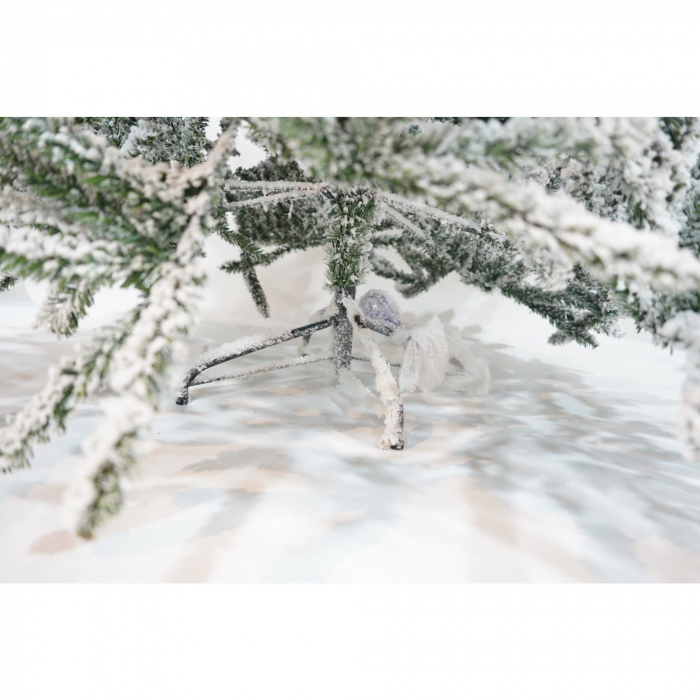 Lichidare Brad Artificial de Craciun, Flippy, 2.10 m inaltime, Verde, Pulverizat alb-tip zapada, Diametru inferior 130 cm, Interior/ Exterior [8]