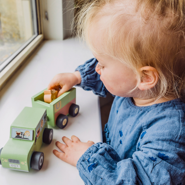 Camion din lemn pentru transport animale de ferma, Orange Tree Toys [2]