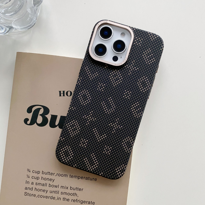 Carcasa Magnetica, Flippy, din Fibra de Carbon, pentru iPhone 17 Pro, Maro [10]