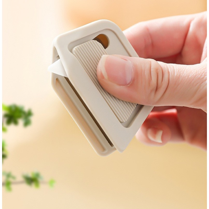 Cutter Portabil, Flippy, din ABS, Magnetic, Lama Ceramica, Autoretractabila, Universal, Alb [6]