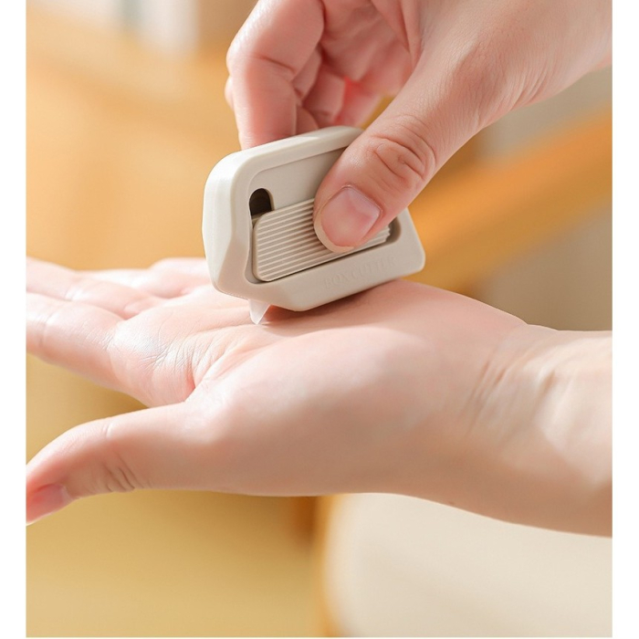 Cutter Portabil, Flippy, din ABS, Magnetic, Lama Ceramica, Autoretractabila, Universal, Alb [3]