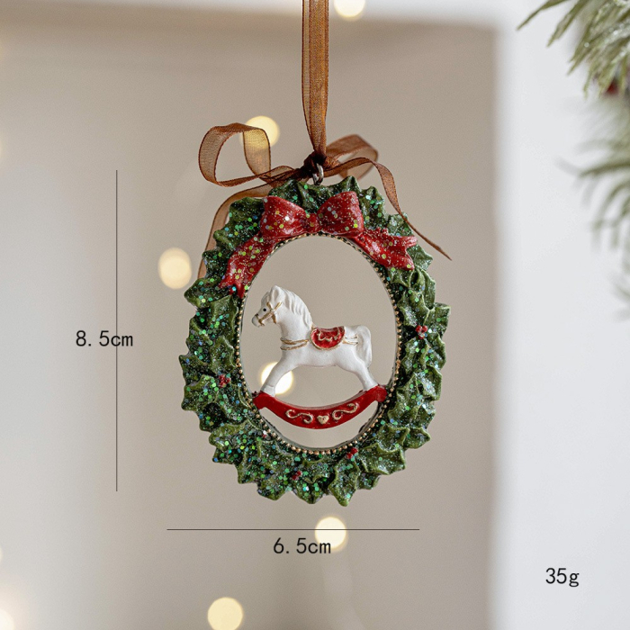 Decoratiune de Craciun, Flippy, pentru Brad, Model Ghirlanda cu Calut, 8.5 x 6.5 cm, din Rasina, Multicolor [2]