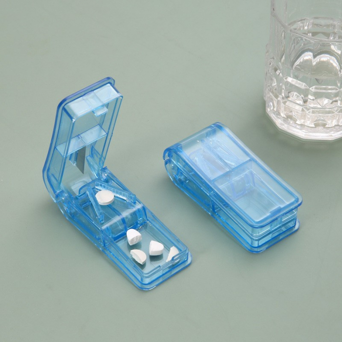 Dispozitiv pentru taiat sau sfaramat medicamente Flippy, material non-toxic, portabil, albastru [5]