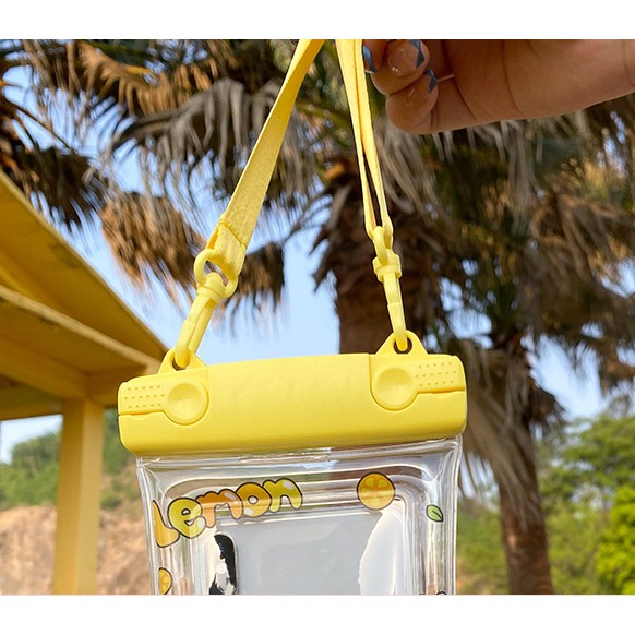 Husa subacvatica Fruity Waterproof Flippy, Snowproof, Universala, Impermeabila, cu Snur, pentru telefon sau documente, Lemon Boy, Galben [5]