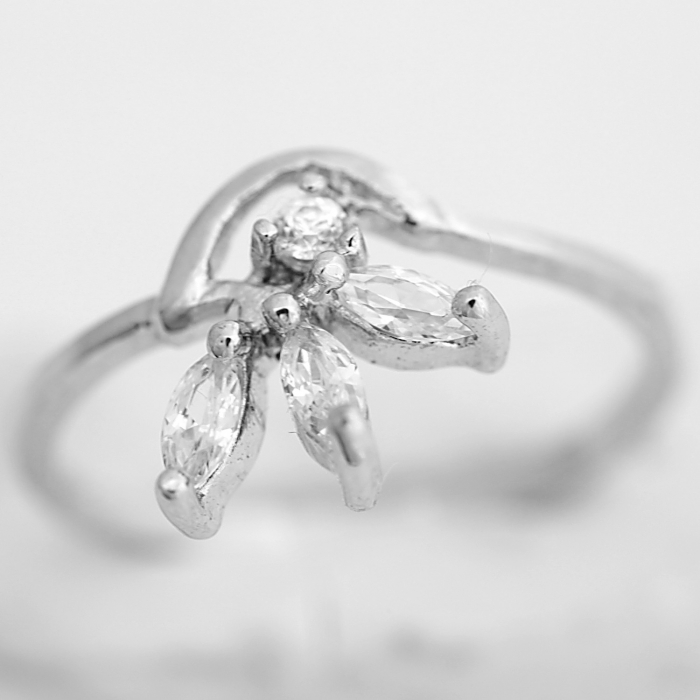 Inel din Argint 925 cu Zirconii, model Floare, marimea 58 [1]