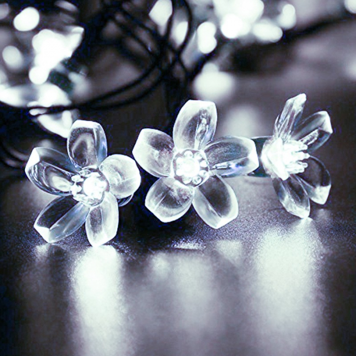 Instalatie Craciun, 6.5 metri, 30 Becuri LED tip Flori de cires, pentru exterior cu incarcare solara, Alb rece, Flippy [6]