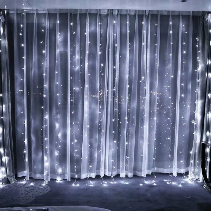 Instalatie Craciun, Tip Perdea, IP44, 3 m x 3 m, 240 LED-uri, Alb rece, cu 8 jocuri de lumini, 31 V, 9W, Interconectabila, Prelungitor 3 m inclus, Fir transparent, Interior/ Exterior, Flippy [1]