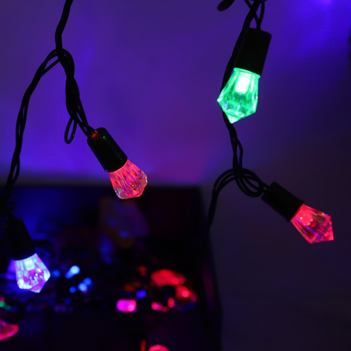 Instalatie de Craciun Liniara RGRB Yoto, 10 m, din care 1 m Prelungitor 220V, 40 LED, Model Diamante, Utilizare Interior/Exterior, Interconectabila, Fir Negru, multicolor [7]