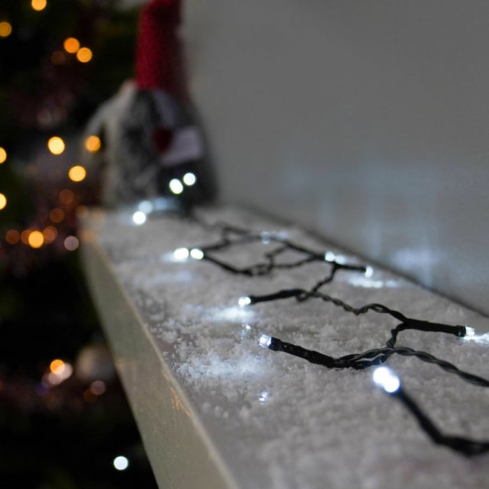 Instalatie de Craciun liniara Yoto, 10 m, din care 1 m cablu priza 220V, 100 LED, 8 jocuri de lumini, controler, fir negru, alb rece [5]